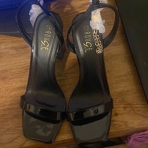 Ankle chain block heel Sandals